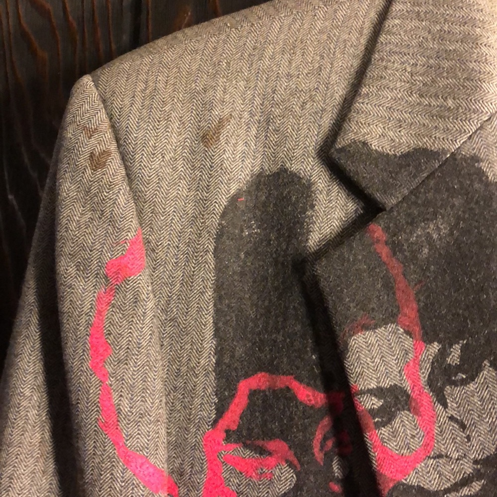 British crown close 5th Avenue made in Hong kong. Custom Grey printed blazer. - Picture 3 of 10